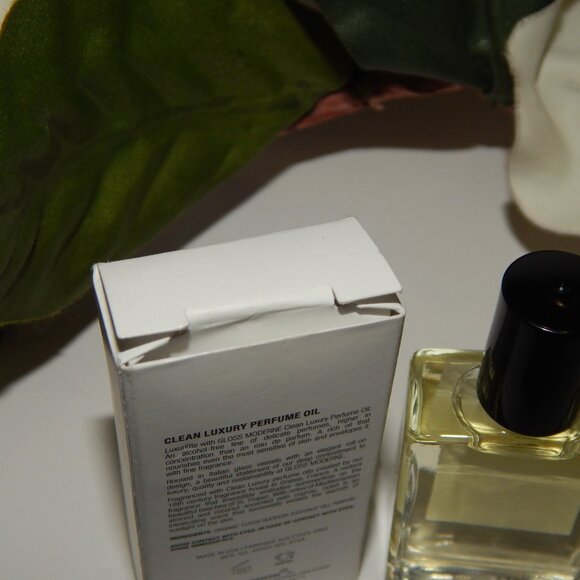 Gloss Moderne Soleil 0.5oz Clean Luxury Perfume Oil - Picture 3 of 3